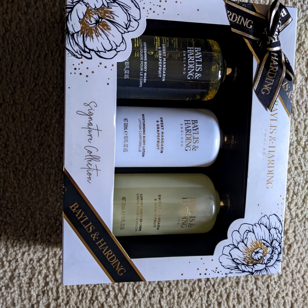 Baylis & Harding gift set